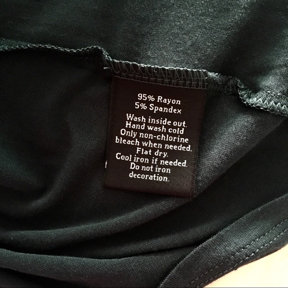 LAST ONE! Rock & Republic Cut Out Asymmetrical TOP - Picture 8 of 8